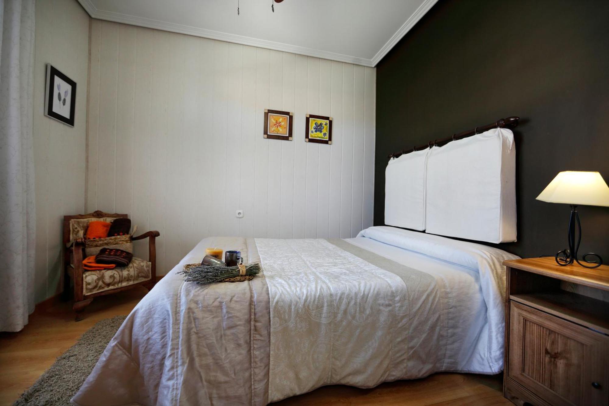 Alojamiento Rural Pueblo De La Ribera Penafiel Room photo